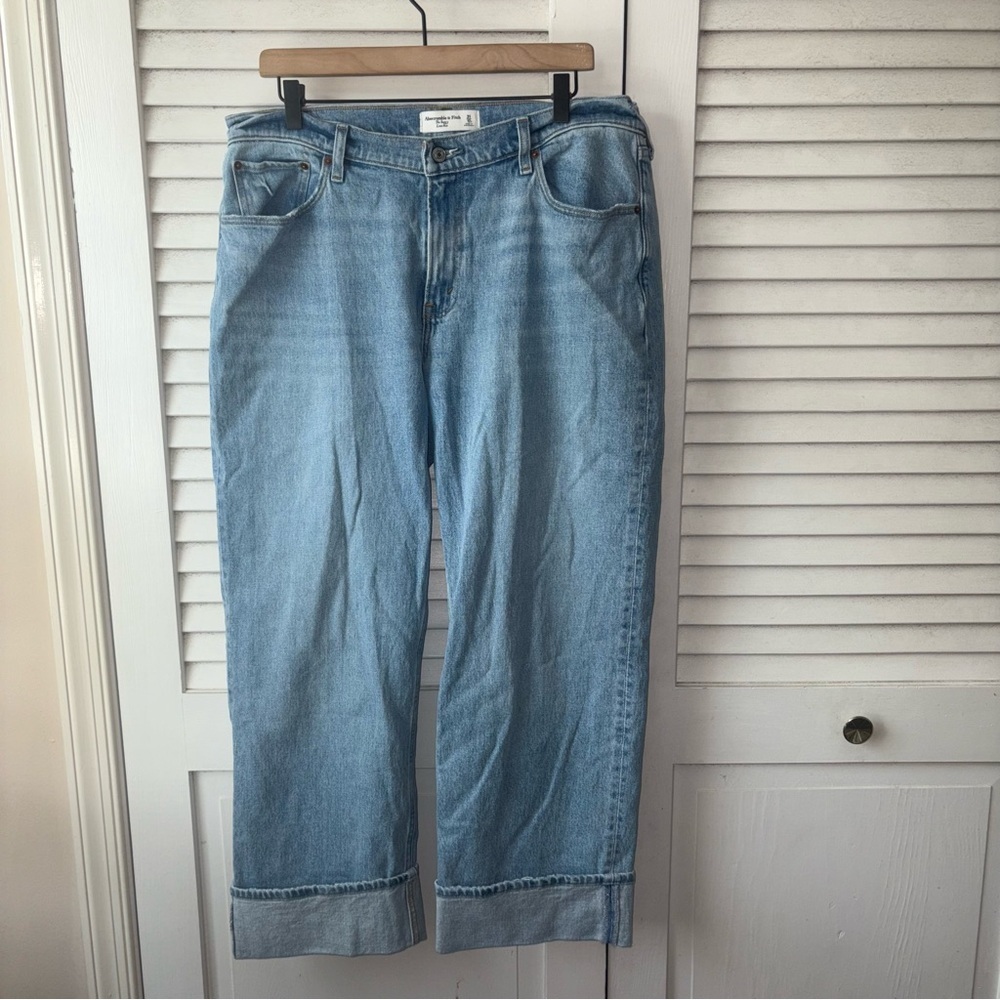 Abercrombie & Fitch The Baggy Low Rise Denim Cuffed Hem Jeans size 12/31 - Picture 3 of 7